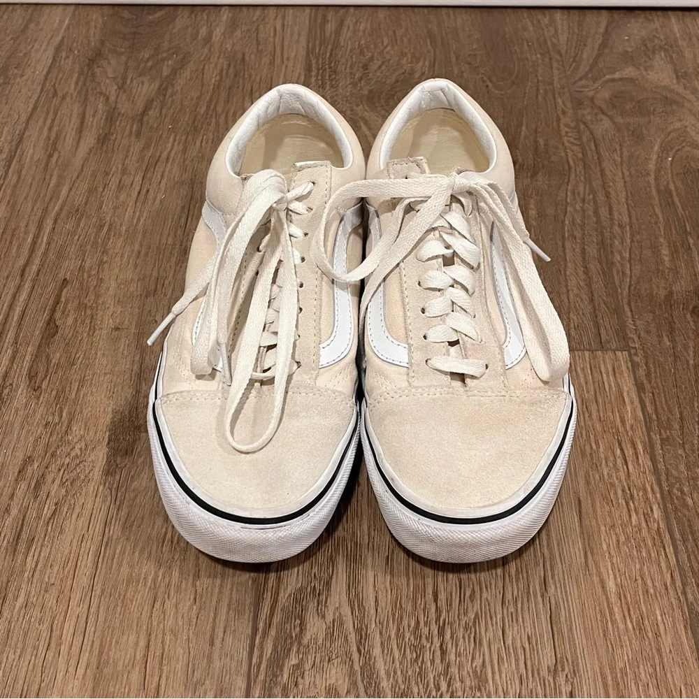 Vans Creme Suede Old Skool Sneakers